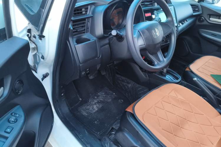 Used Honda Fit 2014 1.5L LX CVT Comfort Model Driver Seat