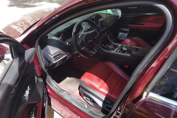 Used Jaguar XE 2015 2.0T 200 PS R-Sport
