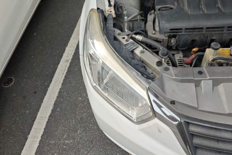 Used Venucia D50 2012 1.6L Manual Comfort Edition Right Front Headlight