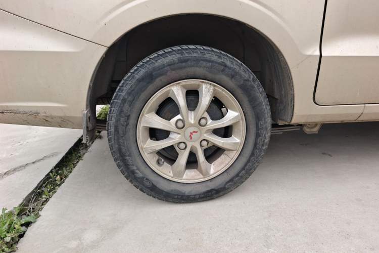 Used Wuling Hongguang V 2022 1.5L Enjoy Edition Hydraulic Power Steering LAR Right Rear Wheel Hub