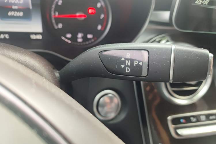 Used Mercedes-Benz GLC 2017 GLC 260 4MATIC Luxury Model Gear Lever