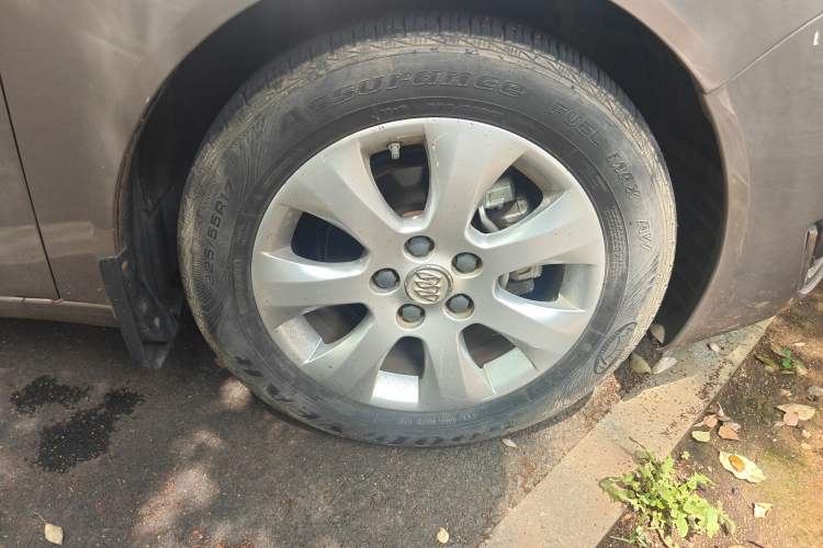 Used Buick Regal 2015 2.0L Leading Fashion Edition