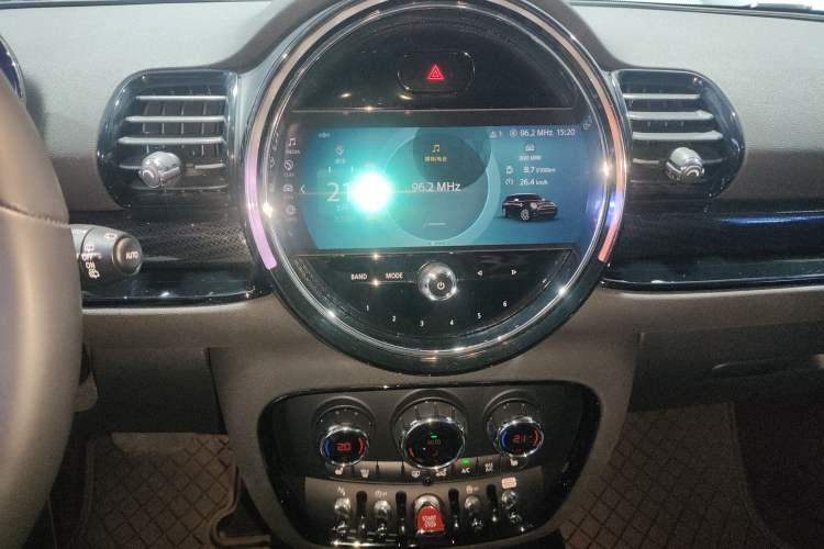 Used MINI Clubman 2023 Refresh 1.5T COOPER Connoisseur Audio And AC Panel