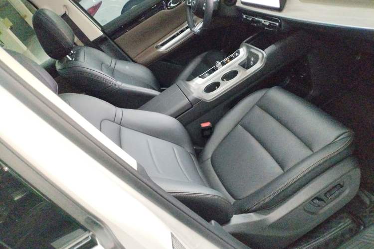 Used GAC Trumpchi E8 2024 Honor Series 2.0L Honor Edition