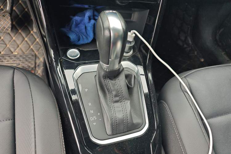 Used Volkswagen T-ROC 2020 280TSI DSG Two-Wheel Drive Comfort Version Gear Lever