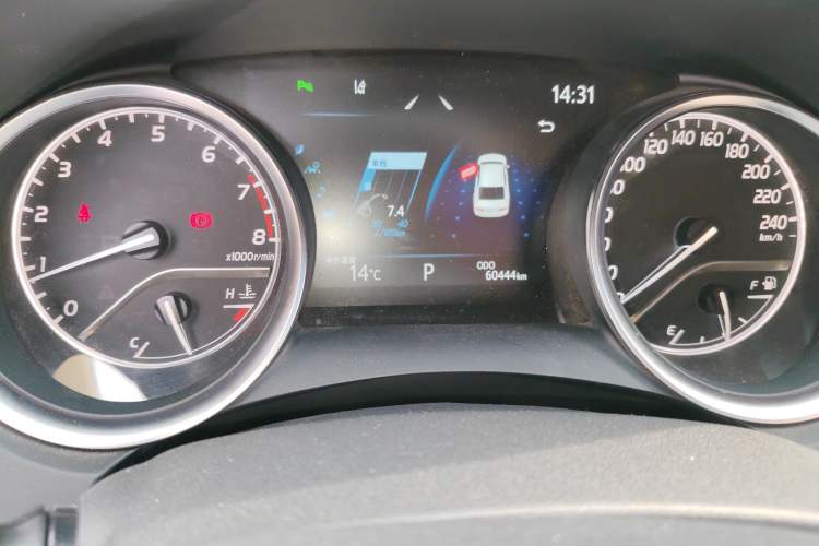 Used Toyota Camry 2021 2.0G Luxury Edition Odometer Close Up