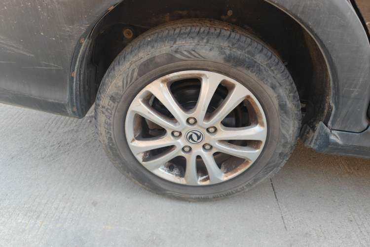 Used Dongfeng Fengon 360 2015 1.5L Manual Comfort 7-Seater China IV Standard
