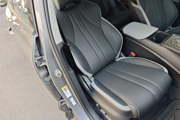 Used BYD Sealion 05 DM-i 2025 DM-i Smart Drive 115KM Flagship Model Right Front Seat