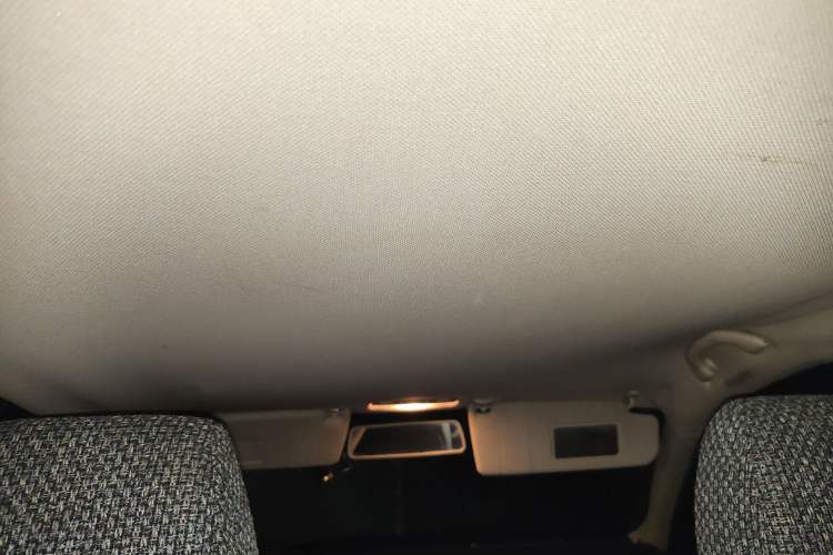 Used Volkswagen Bora 2011 1.6L Manual Fashion Edition Headliner