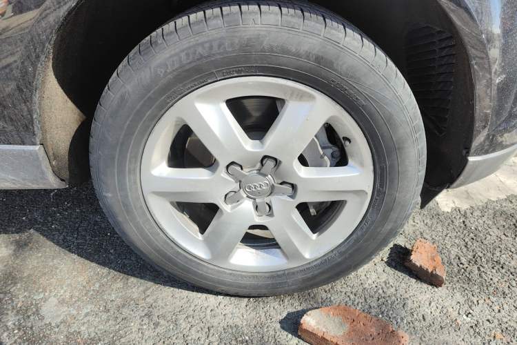 Used Audi Q7 2015 35 TFSI Ambition Edition Right Front Wheel Hub