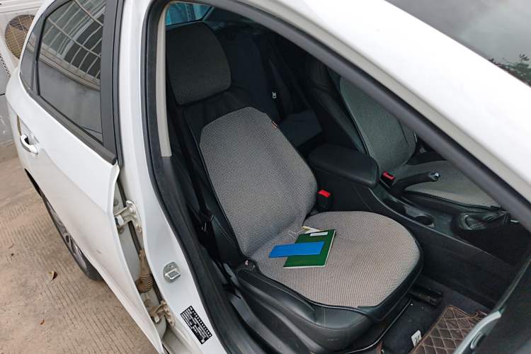 Used Buick GT 2021 1.3T Automatic Mild Hybrid Elite Version Right Front Seat