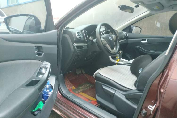 Used Venucia T70 2015 2.0L CVT Smart Edition Driver Seat