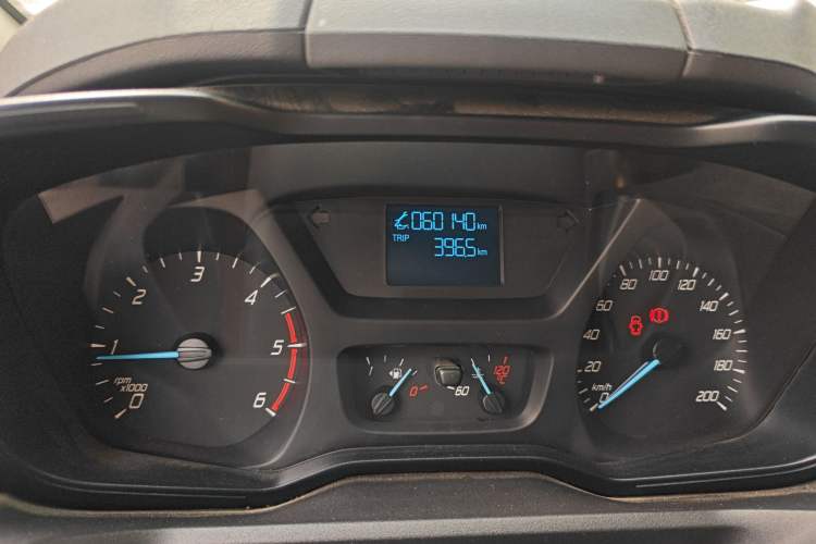 Used Ford Transit 2017 2.0T Diesel Multi-Function Commercial Vehicle Short Wheelbase Mid-Roof China V Standard