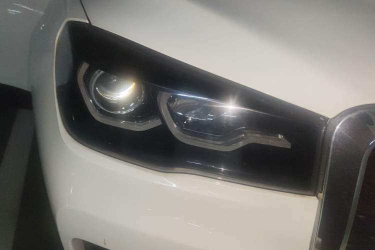 Used SWM G05 2022 PRO 1.5T DCT Luxury Model 7 Seats