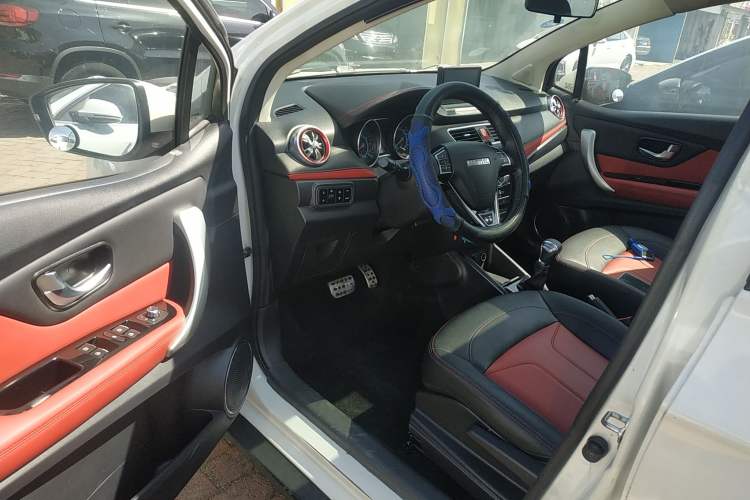 Used Haval H1 2016 Revised Version Blue Badge 1.5L AMT Luxury Edition Driver Seat