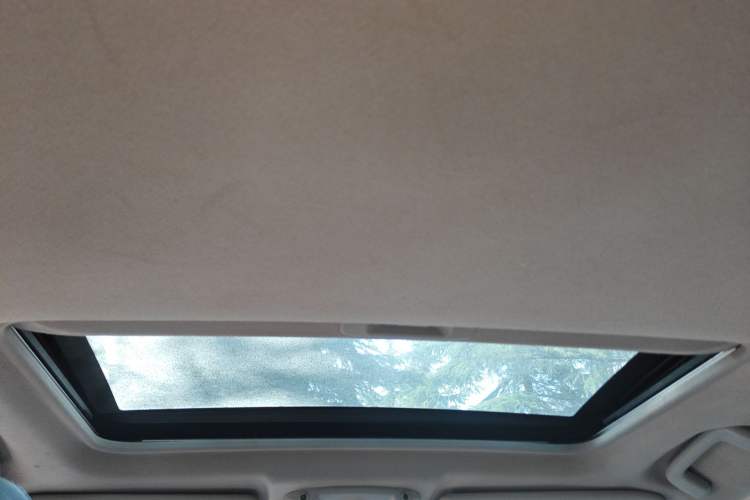 Used Mitsubishi Outlander 2012 Kicks 2.4 Fashion Navigation Edition