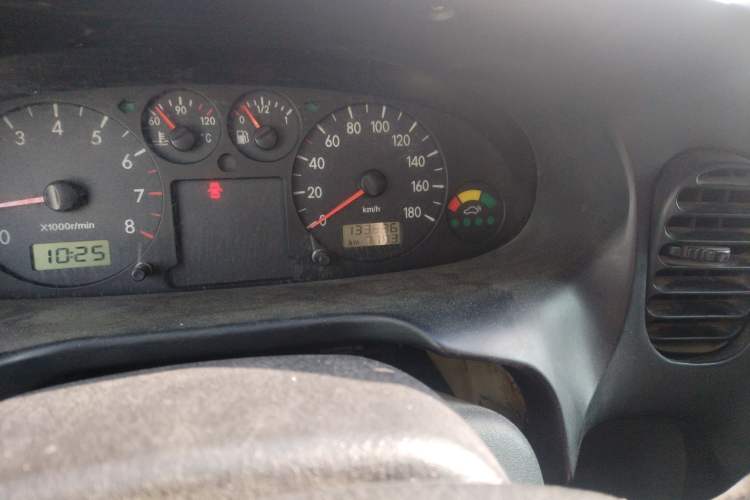 Used JAC Group Refine 2011 2.0L Shuttle Gasoline Comfort Edition HFC4GA3