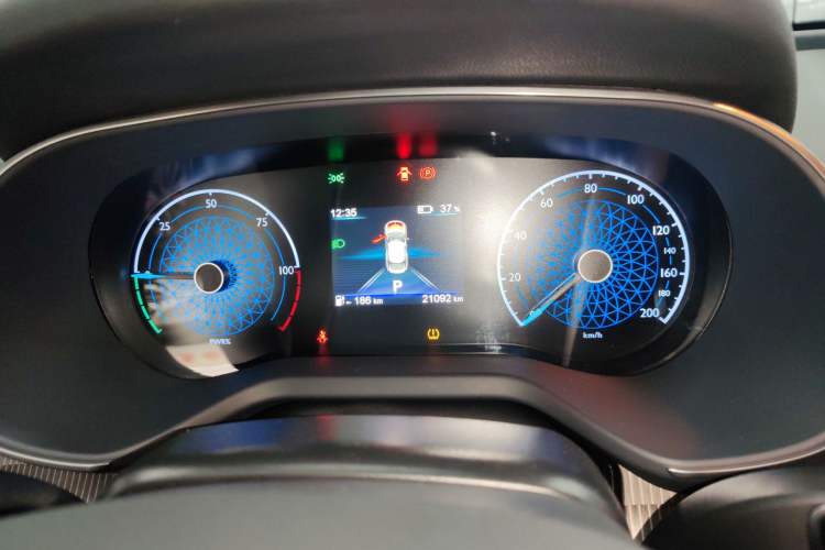 Used Hongqi E-QM5 2022 431 km Charge & Enjoy Edition