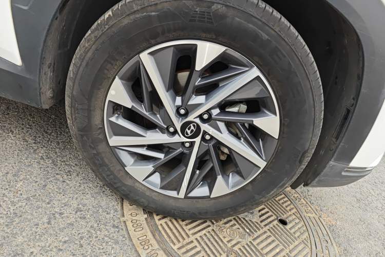 Used Hyundai Tucson 2021 Tucson L 1.5T DCT GLX Elite Edition Right Front Wheel Hub