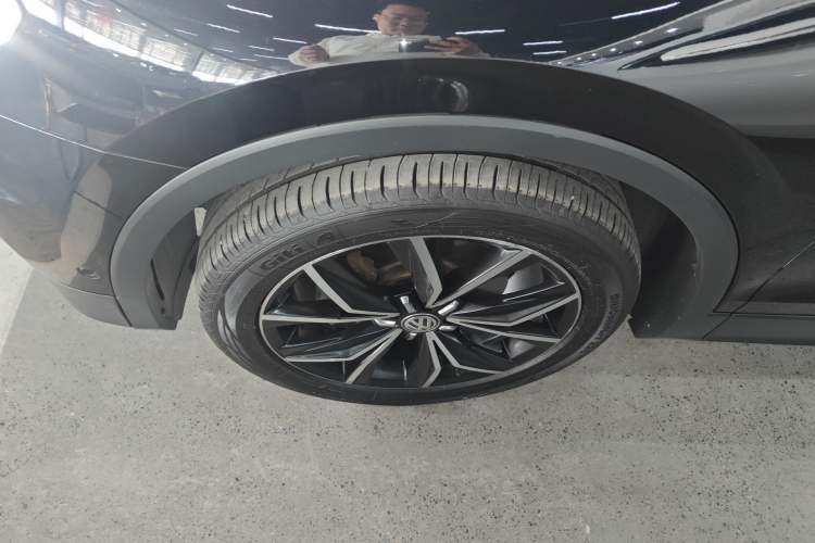 Used Volkswagen Tiguan L 2019 Revised 330TSI Automatic Two-Wheel Drive Smart & Luxury Edition China VI Standard