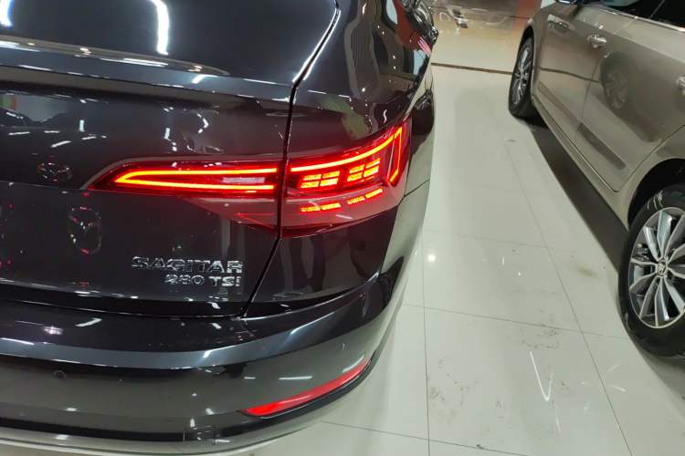 Used Volkswagen Sagitar 2022 280TSI DSG Flyover Edition Right Rear Taillight