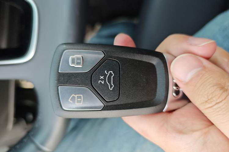 Used Audi A4L 2023 40 TFSI Luxury Dynamic Model
