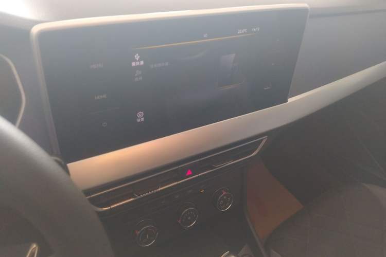 Used Volkswagen Lavida 2023 Revised 1.5L Automatic DeYi Edition Audio And AC Panel