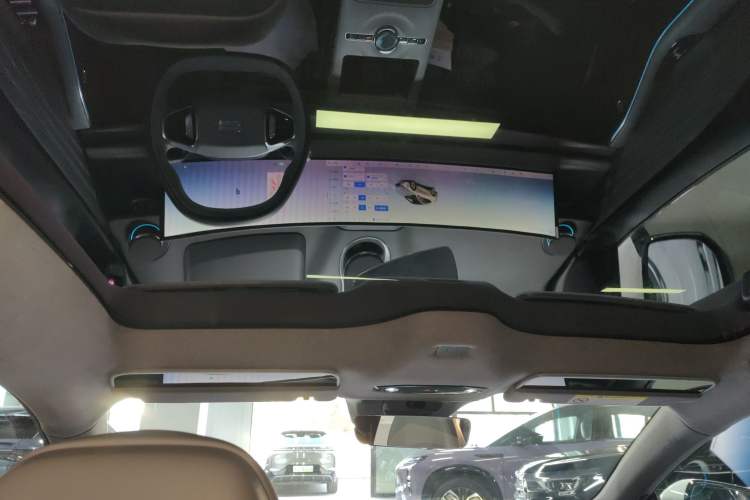 Used Geely Galaxy E8 2024 665 km Range Rear-Drive Starship Long-Range Version