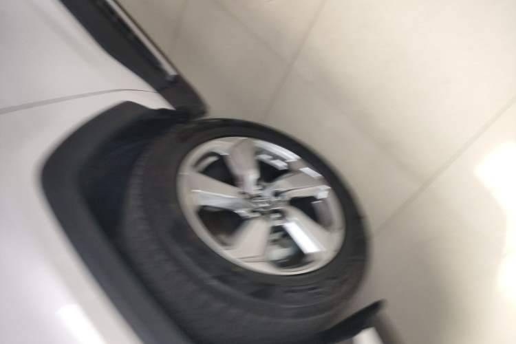 Used Toyota RAV4 2021 2.0L CVT 4x4 Style PLUS Edition Left Front Wheel Hub