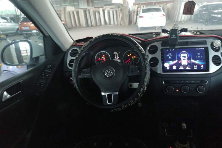 Used Volkswagen Tiguan L 2015 1.8TSI Automatic Two-Wheel Drive Comfort Edition
