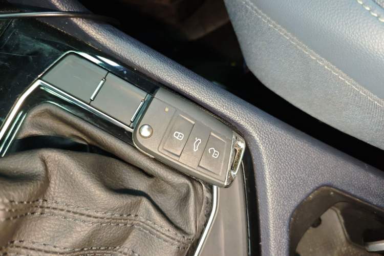 Used Volkswagen Tharu 2023 300TSI Two-Wheel-Drive Full Moon Edition
