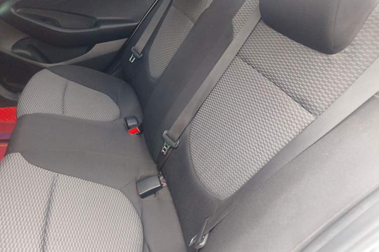 Used Hyundai Verna (older generation) 2017 1.4L Manual Huancai Edition China V Standard Left Rear Seat