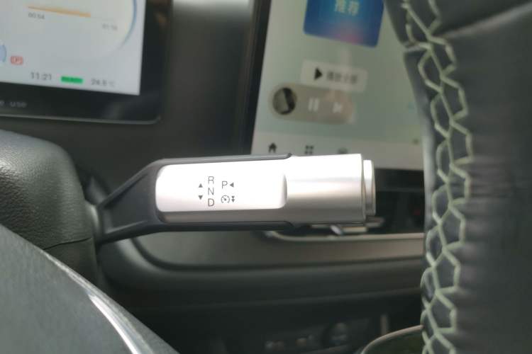 Used AION V 2023 Plus 70 Super Fast Charging Version Ternary Lithium
