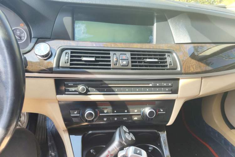 Used BMW 5 Series 2012 523Li Luxury Model