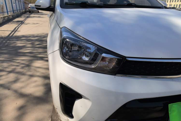 Used Kia Pegas 2019 1.4L Manual Value Edition National VI Standard Right Front Headlight