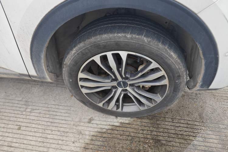 Used Haval F7 2021 2.0T All-Wheel Drive iJoy Right Front Wheel Hub