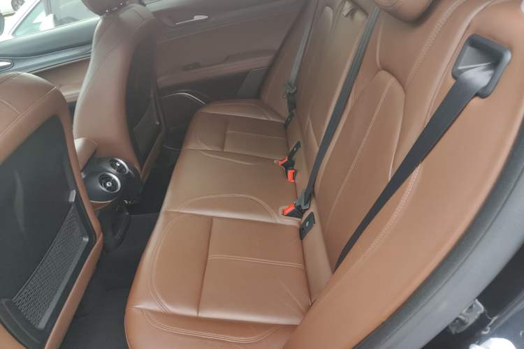 Used Alfa Romeo Stelvio 2017 2.0T 200HP Luxury Edition
