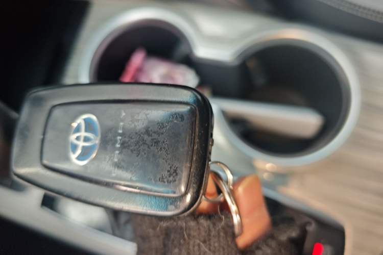 Used Toyota Camry 2019 Dual-Engine 2.5 HG Luxury Edition China VI Standard