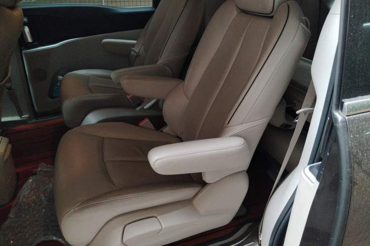 Used Buick GL8 2021 Land Cruiser Executive Class 652T Luxury Model Left Rear Seat