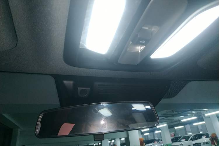 Used Changan UNI-V iDD 2024 Blue Whale Smart Electric iDD 136km ZhiKu Model