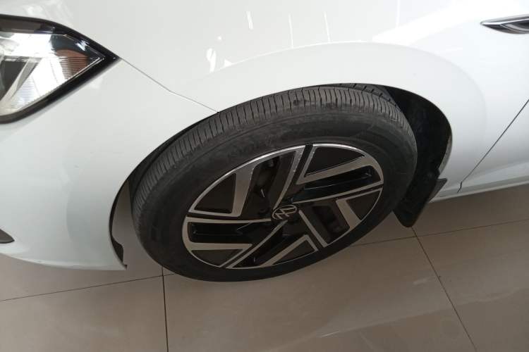 Used Volkswagen Sagitar 2023 300TSI DSG Excellence Edition Left Front Wheel Hub