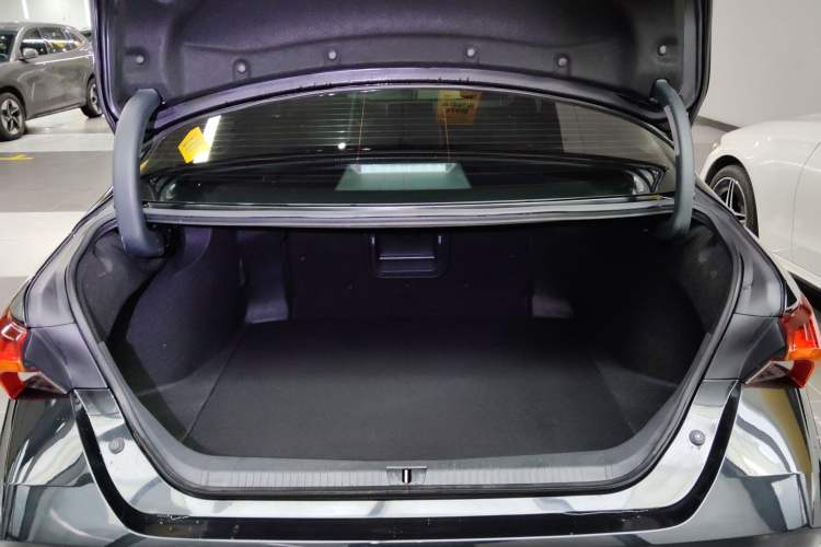 Used Toyota Avalon 2019 2.0L Ambition Edition China VI