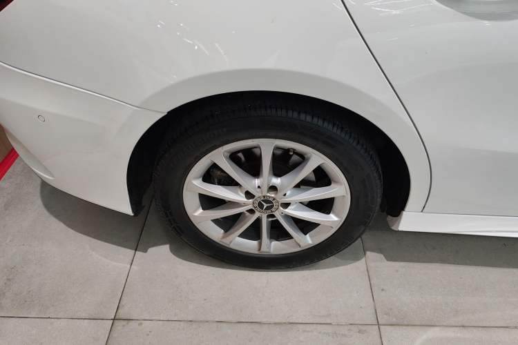 Used Mercedes-Benz A-Class 2021 A 200 L Sport Sedan Fashion Model
