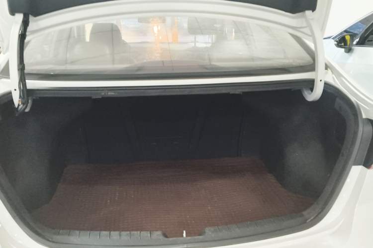 Used Hyundai Elantra (6th Generation / Lingdong) 2016 1.6L Manual ZhiXuan · Dynamic Model Trunk