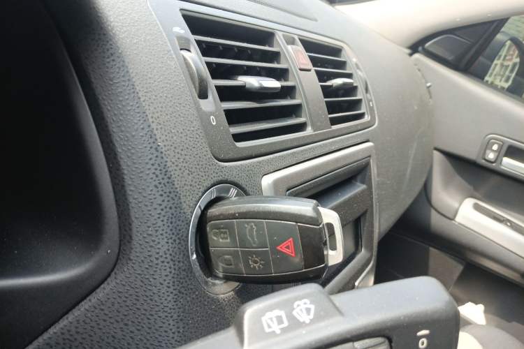 Used Volvo C30 2010 2.0 ZhiShang Version
