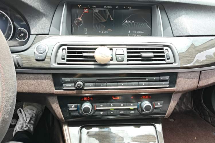 Used BMW 5 Series 2014 528Li Leading Model
