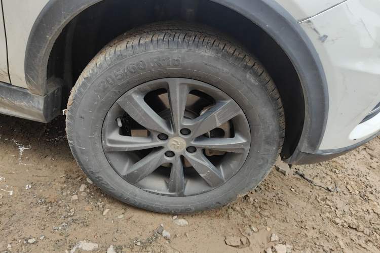 Used BYD Yuan New Energy 2018 EV360 Smart Connect Cool Edition Right Front Wheel Hub