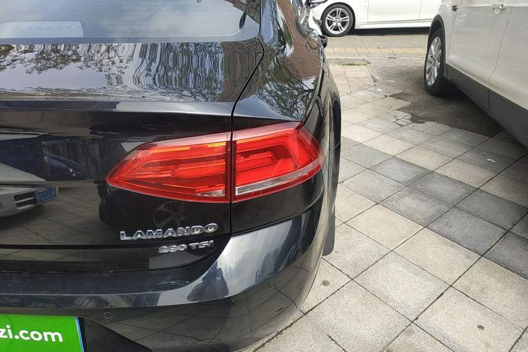 Used Volkswagen Lamando 2018 280TSI DSG Comfort Edition Right Rear Taillight