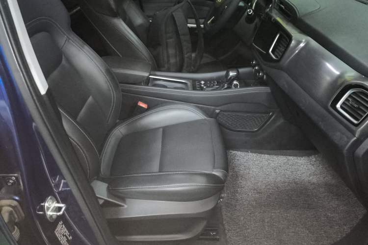 Used Chery Tiggo 8 2018 1.5 TCI Automatic Exclusive Edition 7-Seater Right Front Seat