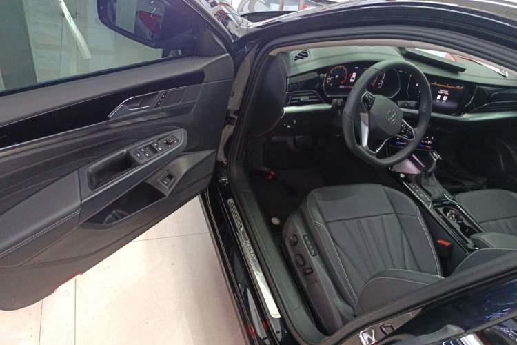 Used Volkswagen Passat 2024 380TSI Starry Dragon Edition Driver Seat